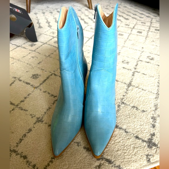 Blue “snake skin” boots from Lulu’s - Picture 1 of 5